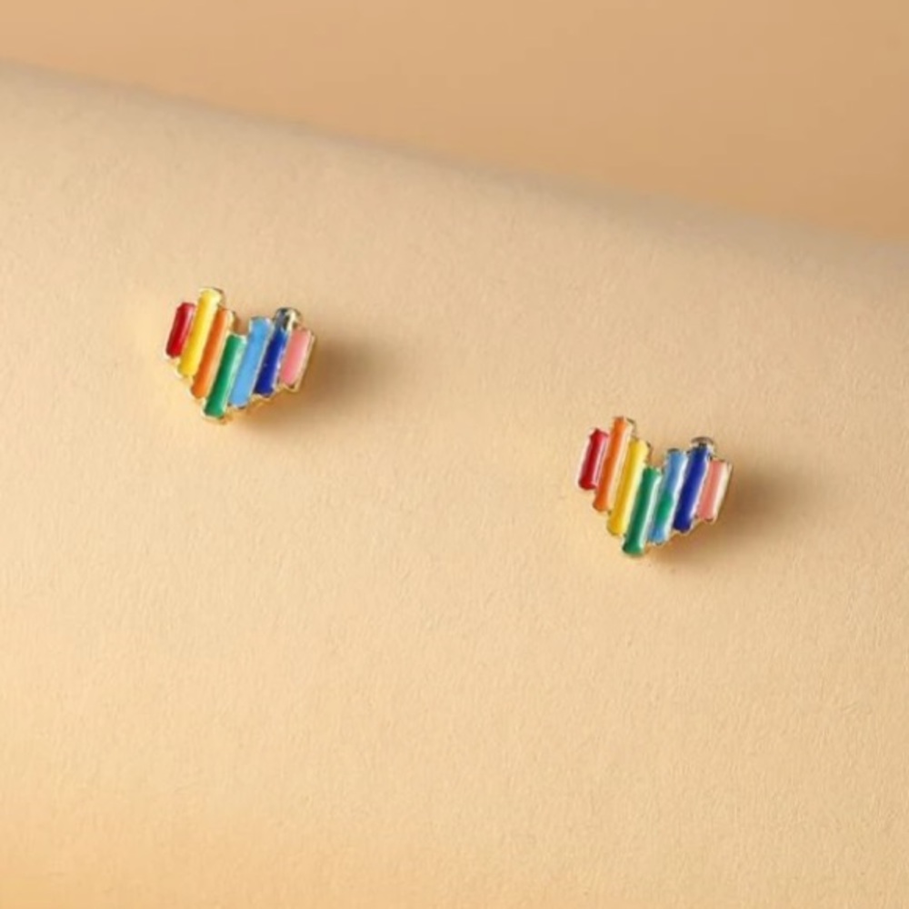 🌈 RAINBOW HEART STUD EARRINGS - Picture 2 of 2